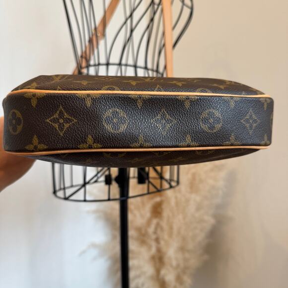 LOUIS VUITTON Odeon PM Monogram Canvas Crossbody Shoulder Bag - Picture 3 of 13